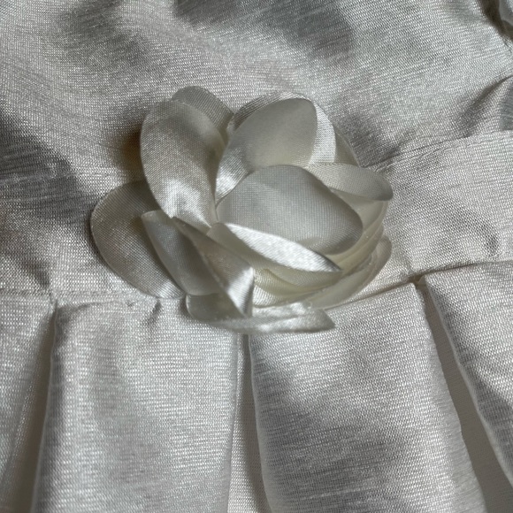 Carter's beautiful white dress, short sleeved and pleated, layered skirt. 3 mo - Picture 5 of 8